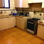 Sea Resident A Private Room With Sea View At Shared Apartment For Men Only No Ladies Allowed غرفة خاصة في شقة أمام البحر للرجال فقط ممنوع السيدات 仅限男士 女士不允许