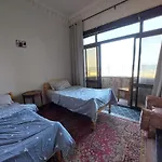 Sea Resident A Private Room With Sea View At Shared Apartment For Men Only No Ladies Allowed غرفة خاصة في شقة أمام البحر للرجال فقط ممنوع السيدات 仅限男士 女士不允许