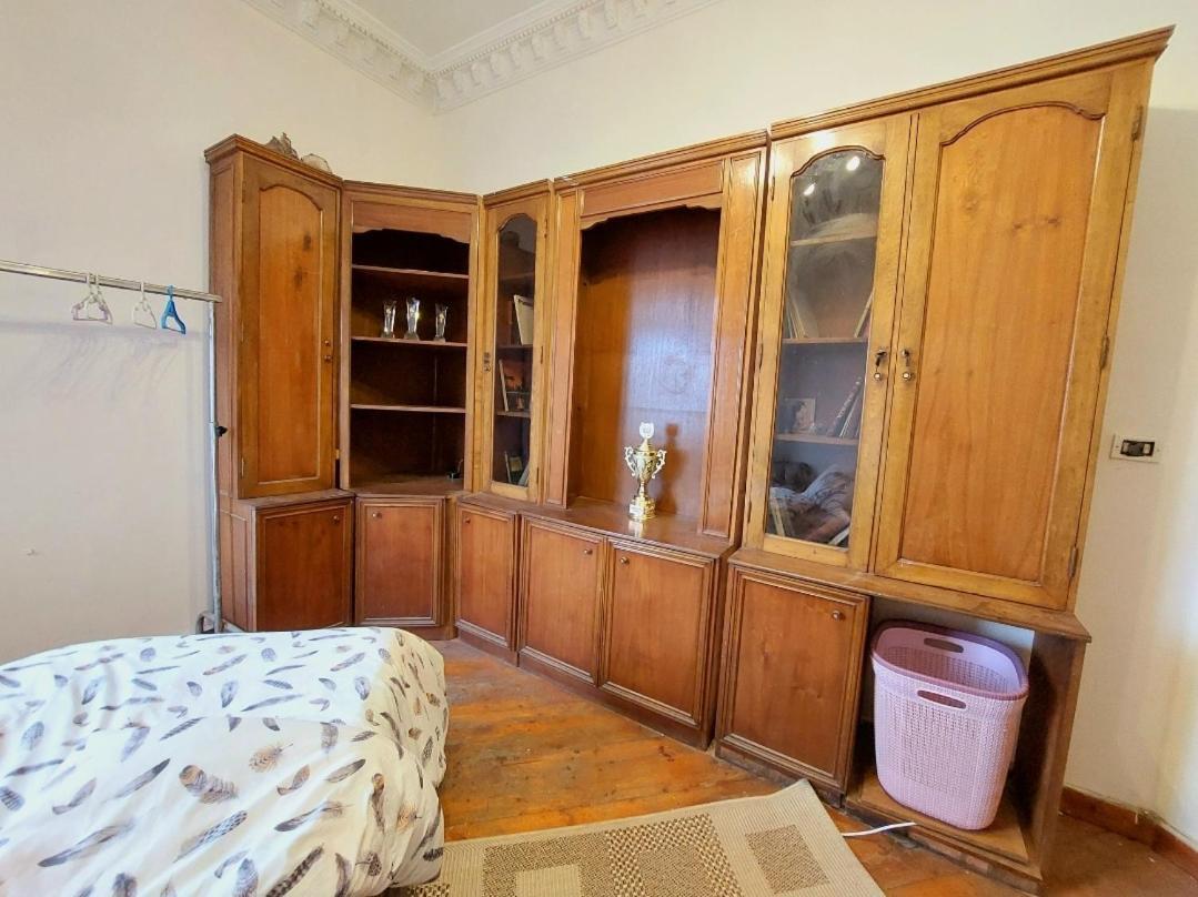 Sea Resident A Private With Sea View At Shared For Men Only No Ladies Allowed غرفة خاصة في شقة أمام البحر للرجال فقط ممنوع السيدات 仅限男士 女士不允许 Alexandrie